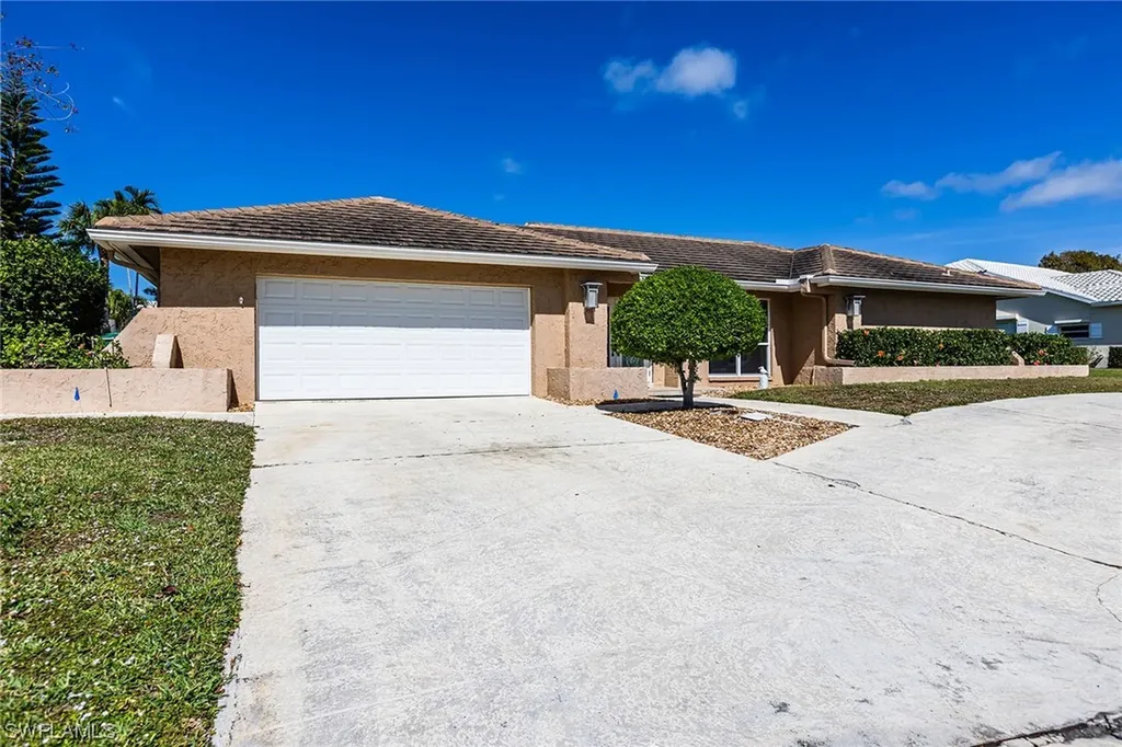 1566 Jamaica Court Marco Island FL 34145