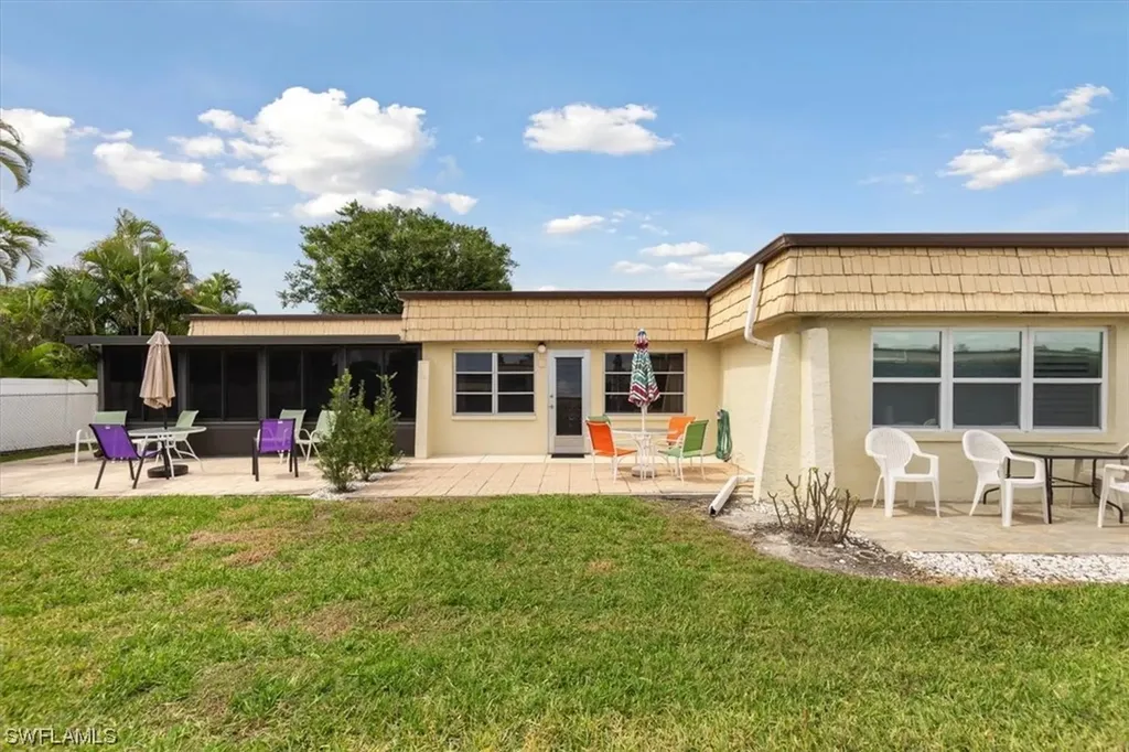 65 Fairbanks Court Fort Myers FL 33919