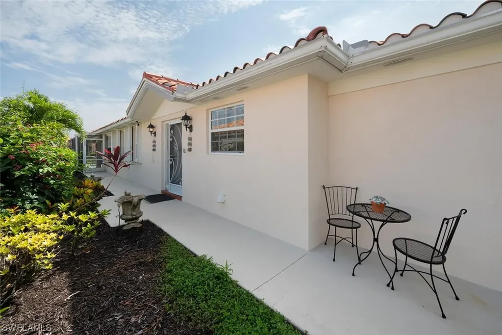 3551 El Verdado Court Naples FL 34109