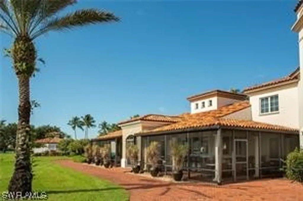 3551 El Verdado Court Naples FL 34109