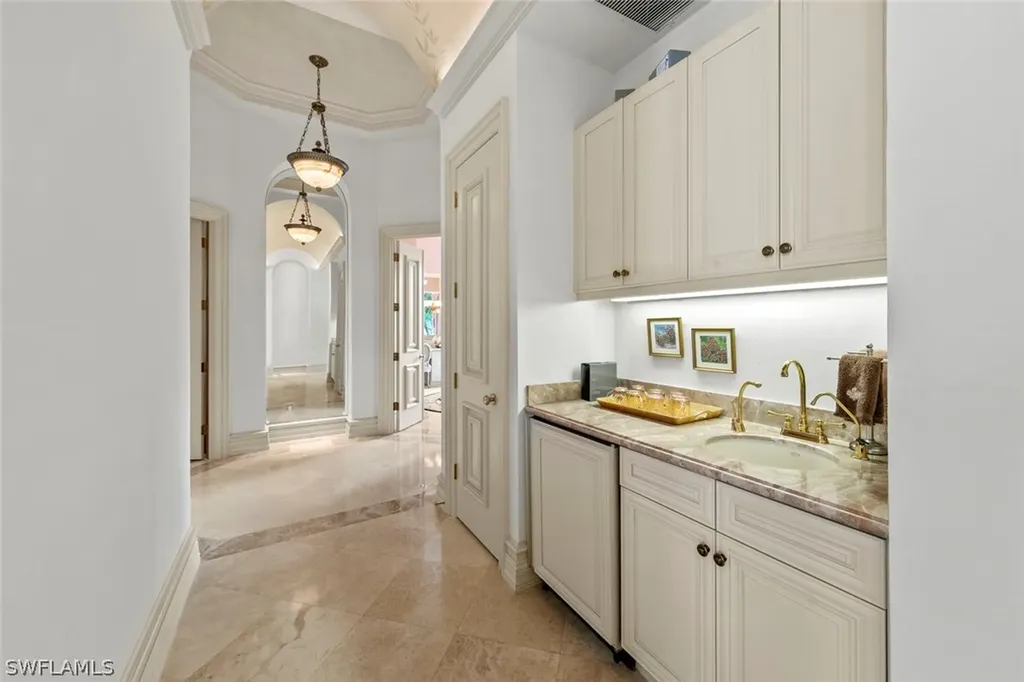 6439 Dunberry Lane Naples FL 34119