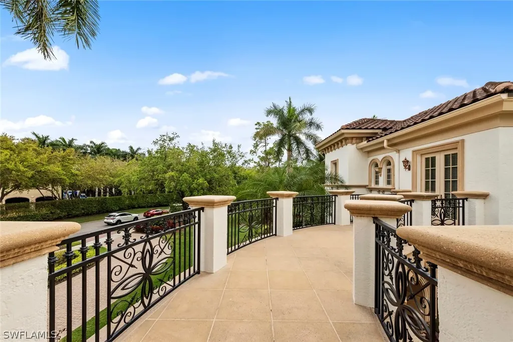6439 Dunberry Lane Naples FL 34119