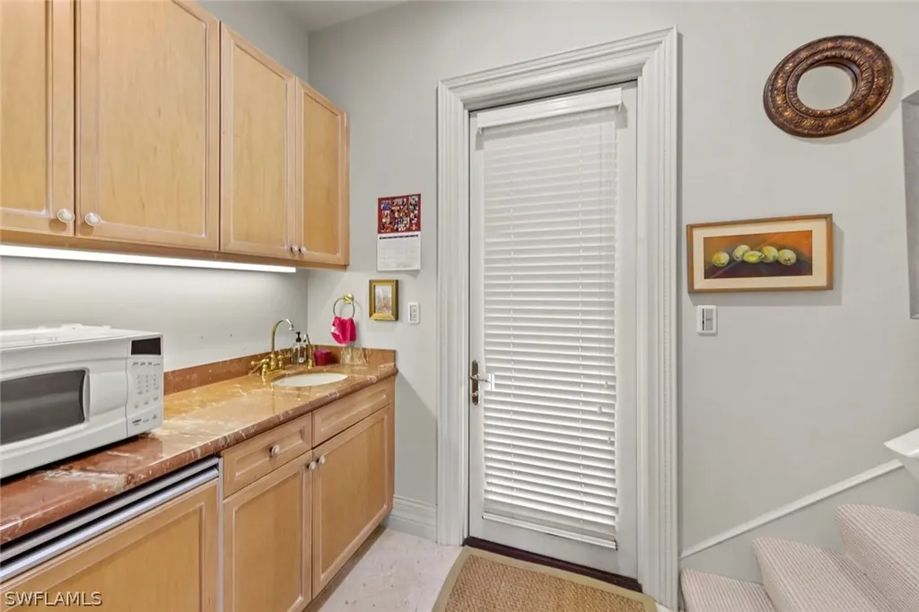 6439 Dunberry Lane Naples FL 34119