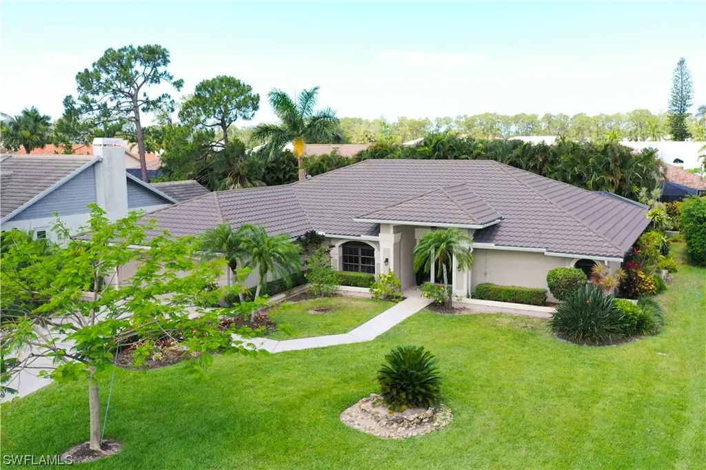 182 Muirfield Circle Naples FL 34113