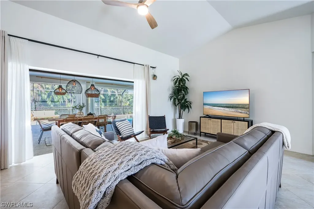 182 Muirfield Circle Naples FL 34113
