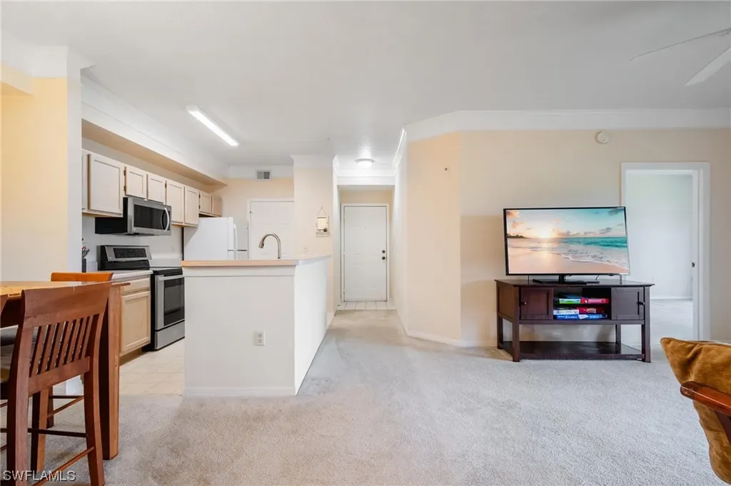 11490 Villa Grand Fort Myers FL 33913