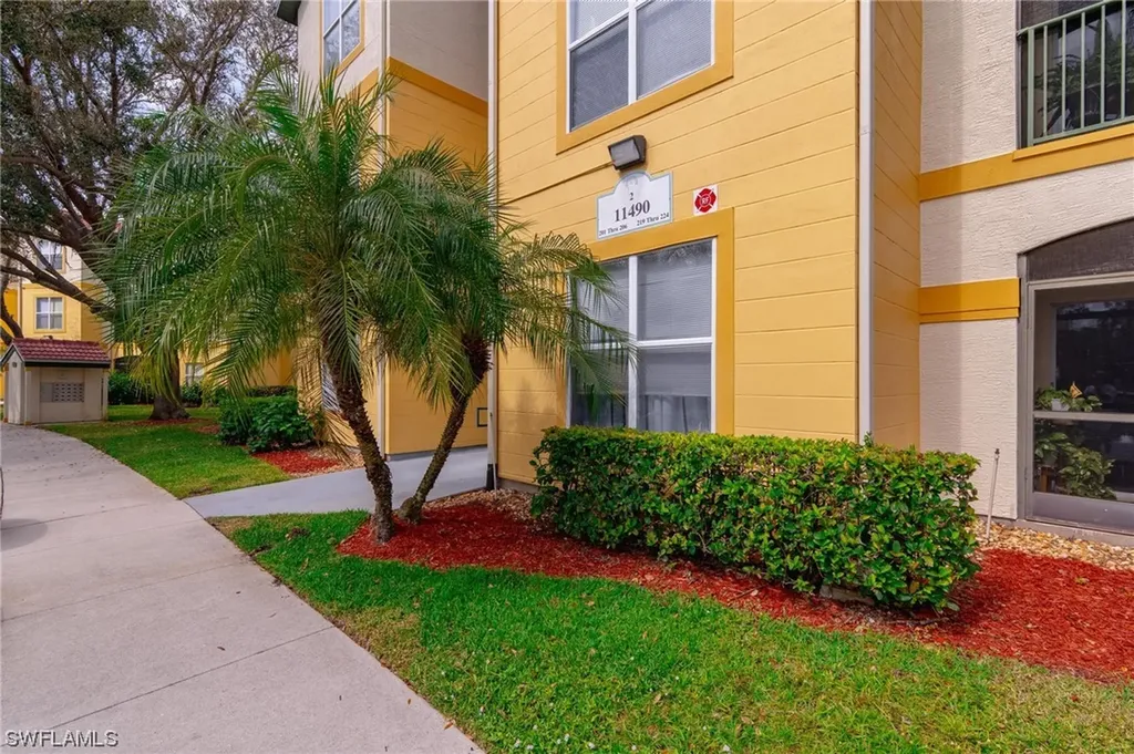 11490 Villa Grand Fort Myers FL 33913