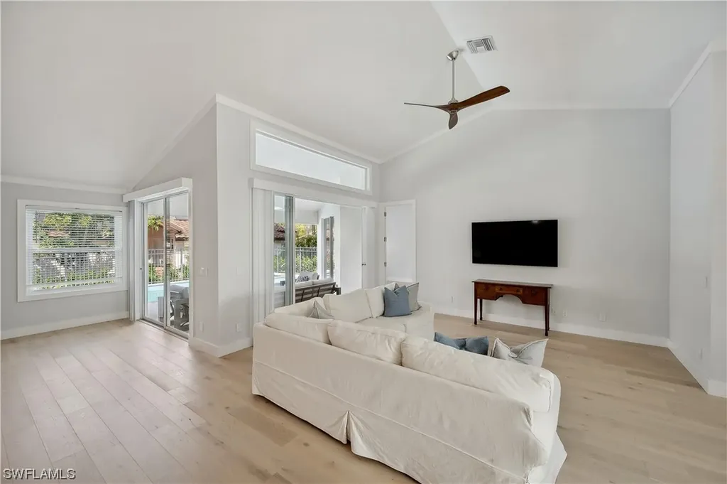 2104 Mission Drive Naples FL 34109