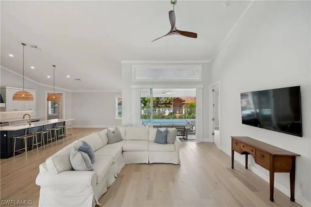2104 Mission Drive Naples FL 34109