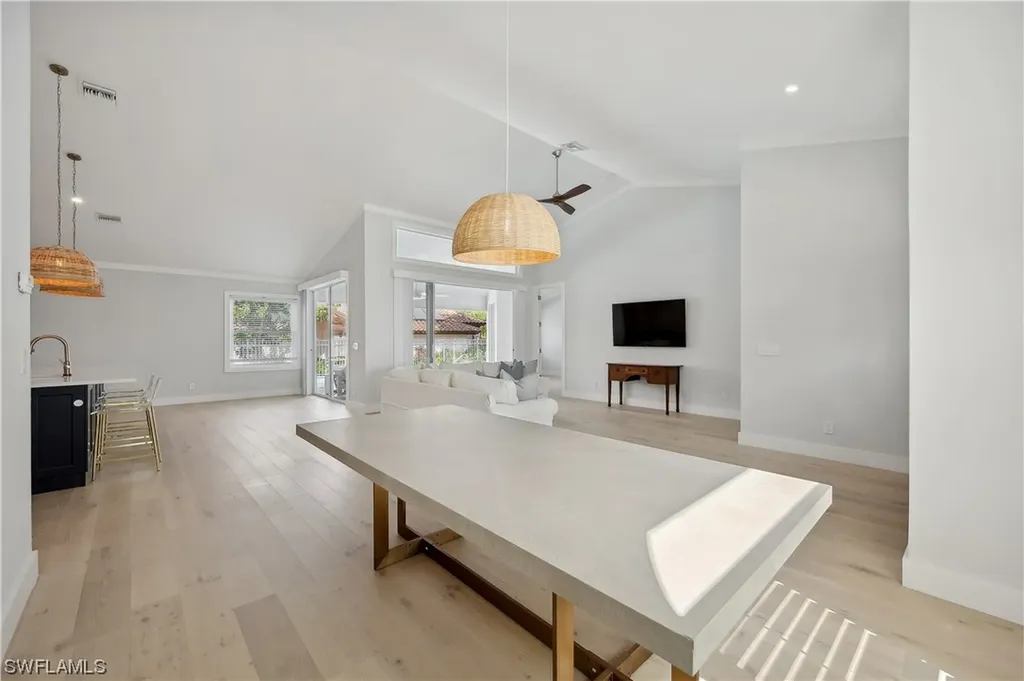 2104 Mission Drive Naples FL 34109