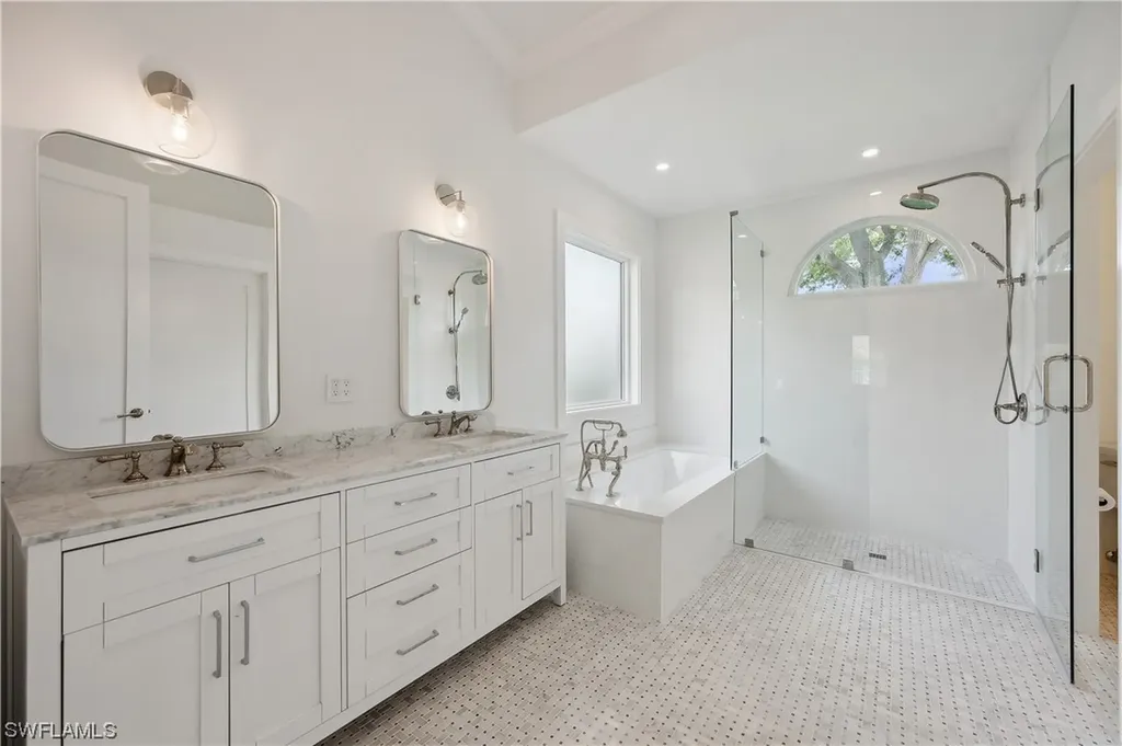2104 Mission Drive Naples FL 34109