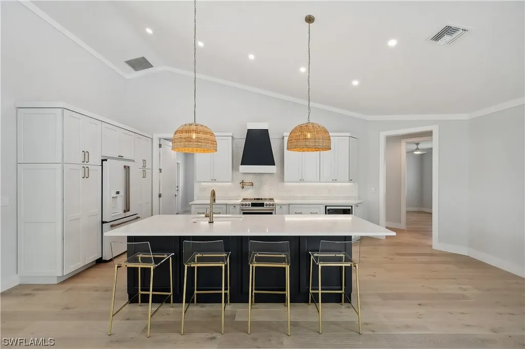 2104 Mission Drive Naples FL 34109