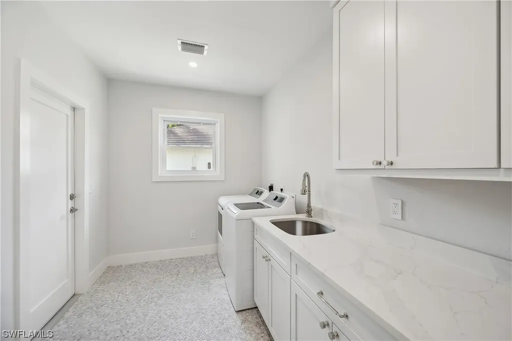 2104 Mission Drive Naples FL 34109
