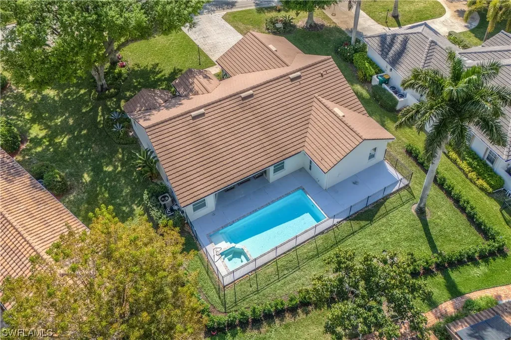 2104 Mission Drive Naples FL 34109