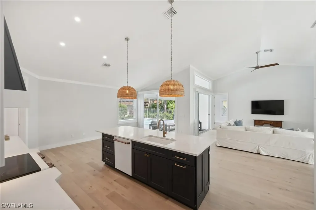 2104 Mission Drive Naples FL 34109