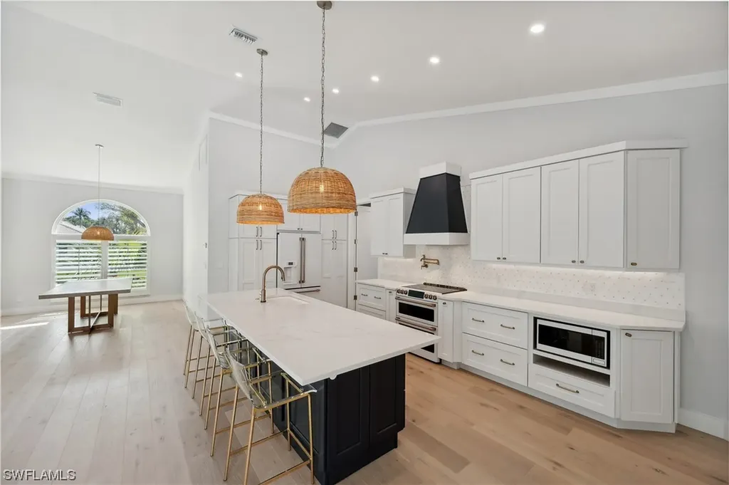 2104 Mission Drive Naples FL 34109