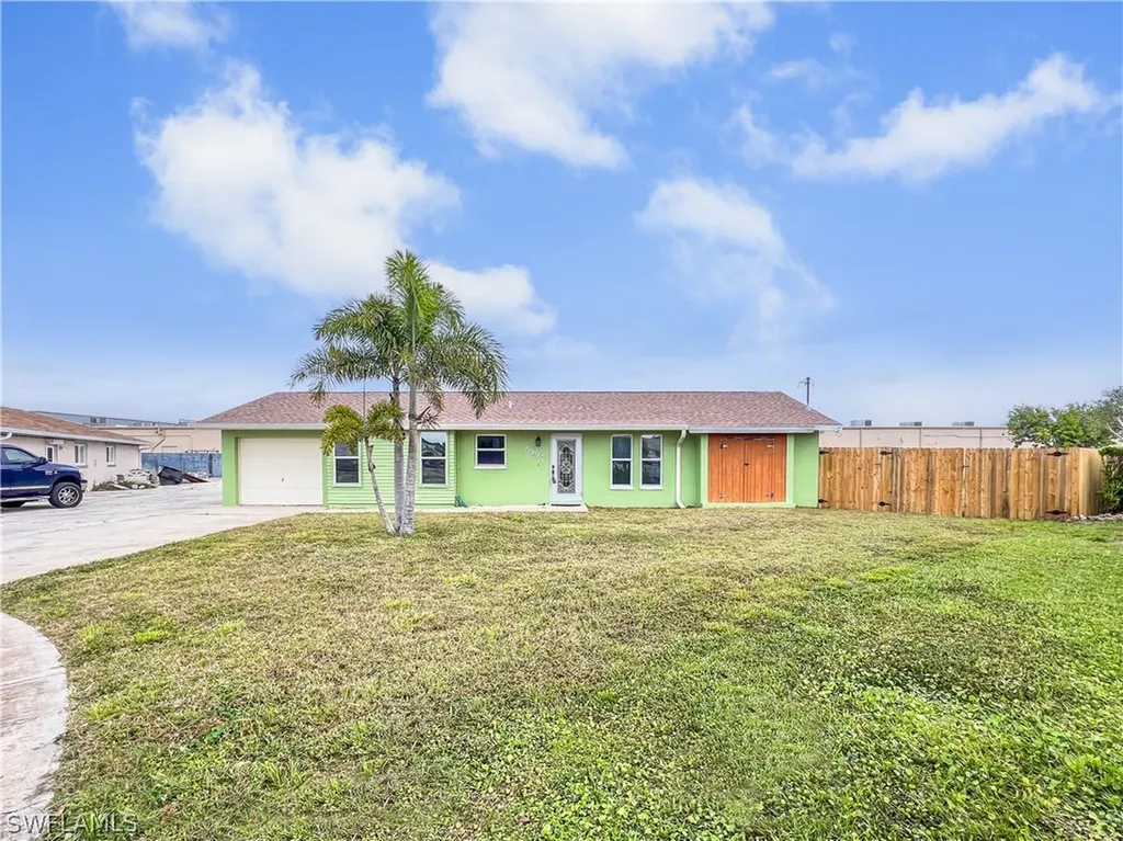 5997 Sonnet Court North Fort Myers FL 33903
