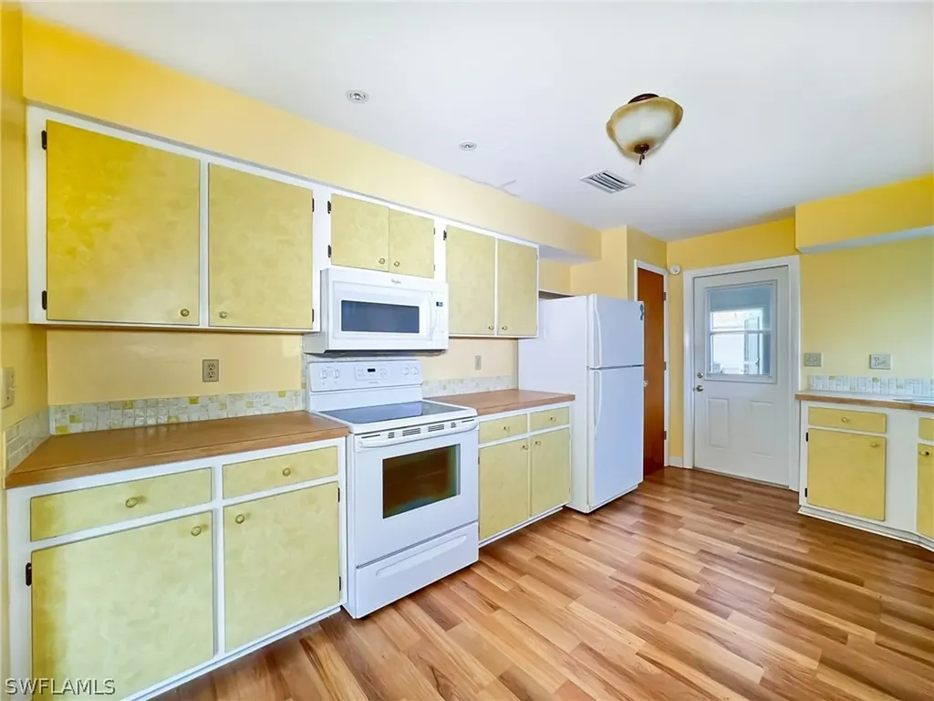 5997 Sonnet Court North Fort Myers FL 33903