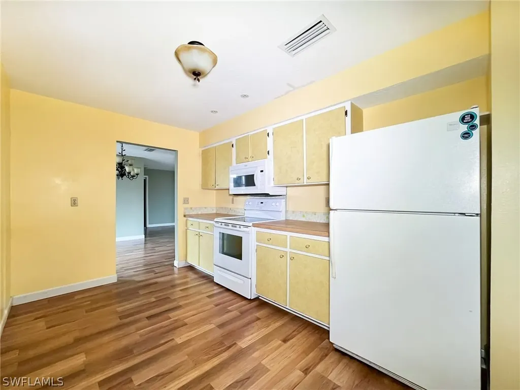 5997 Sonnet Court North Fort Myers FL 33903