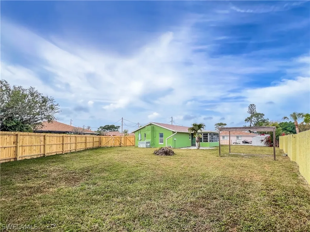 5997 Sonnet Court North Fort Myers FL 33903
