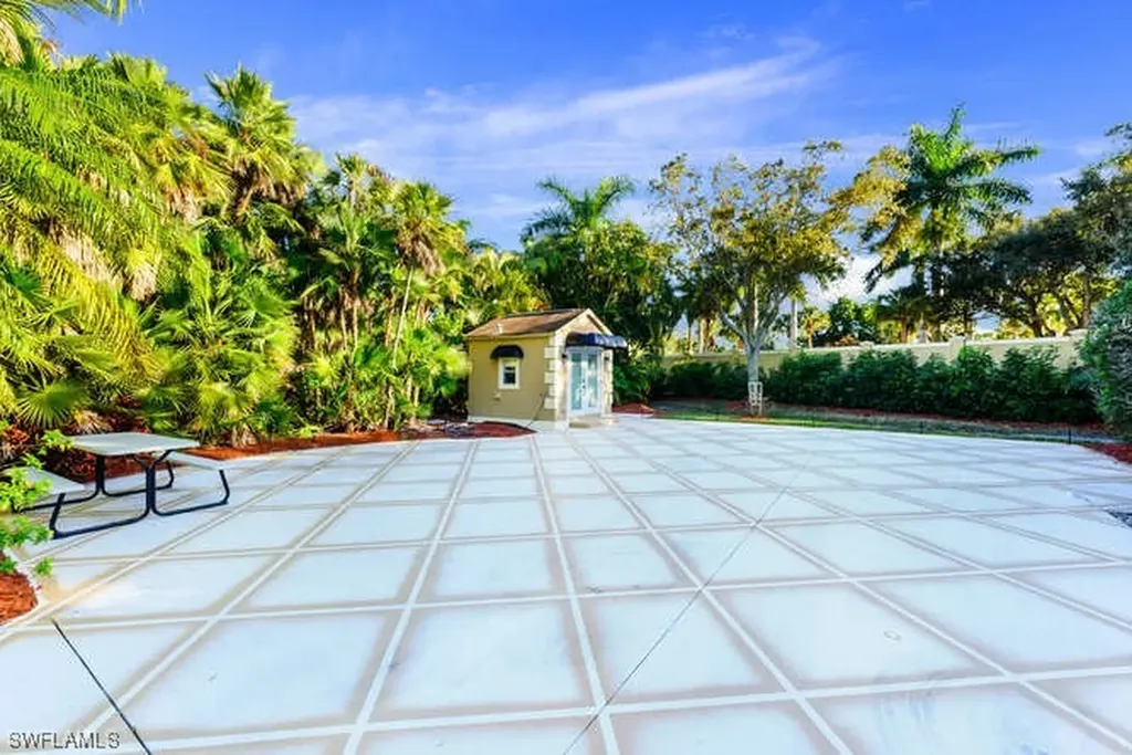 4504 Southern Breeze Drive Naples FL 34114