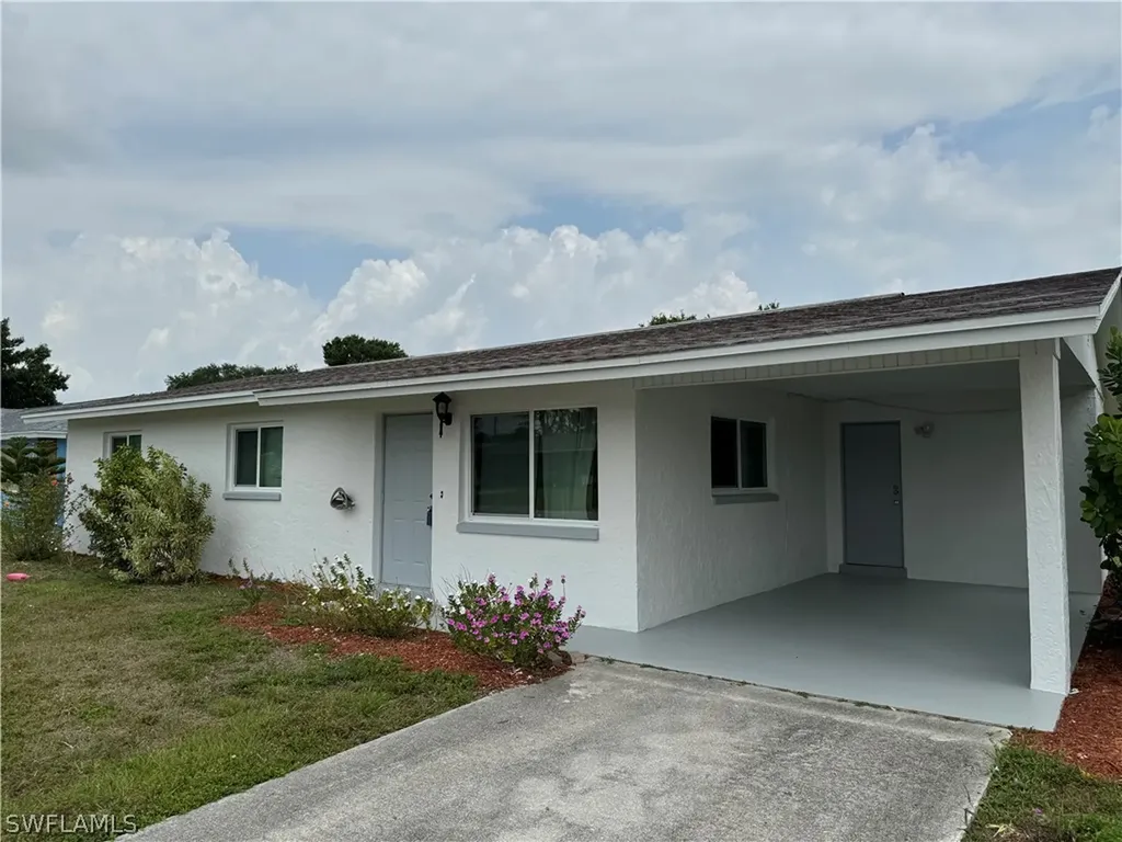 12326 1st Street Fort Myers FL 33905
