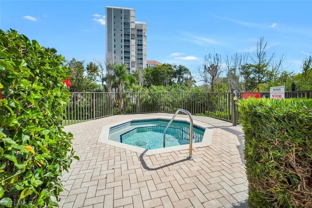5555 Heron Point Drive Naples FL 34108
