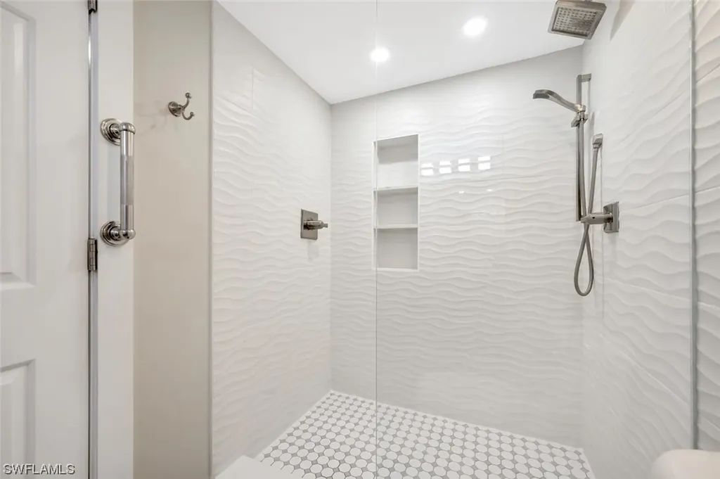 607 Beachwalk Circle Naples FL 34108