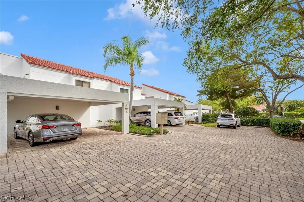 607 Beachwalk Circle Naples FL 34108