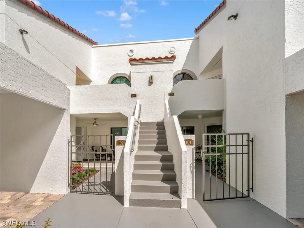 607 Beachwalk Circle Naples FL 34108