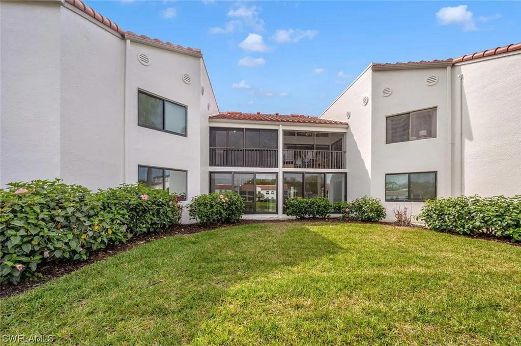 607 Beachwalk Circle Naples FL 34108