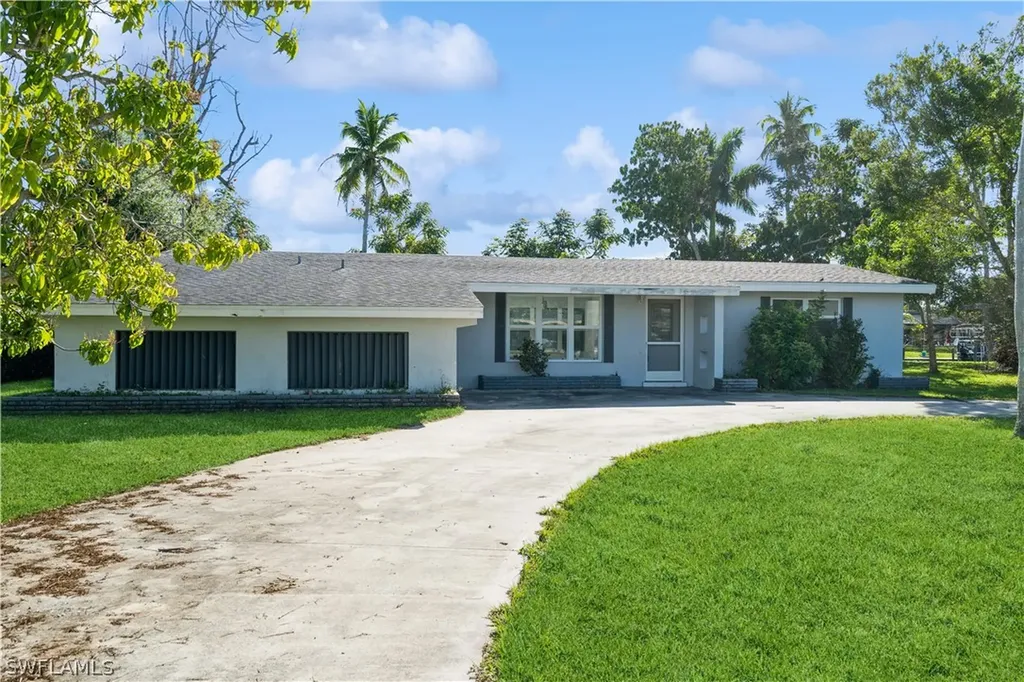 320 Oklahoma Avenue Fort Myers FL 33905