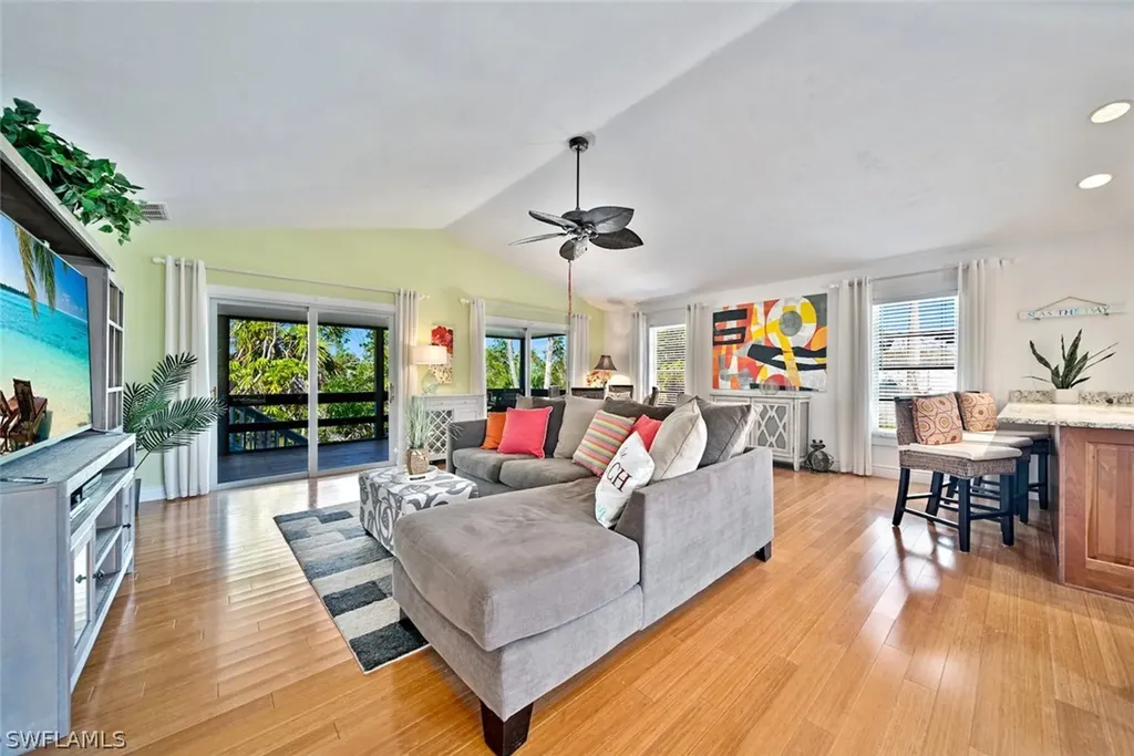 6424 Pine Avenue Sanibel FL 33957