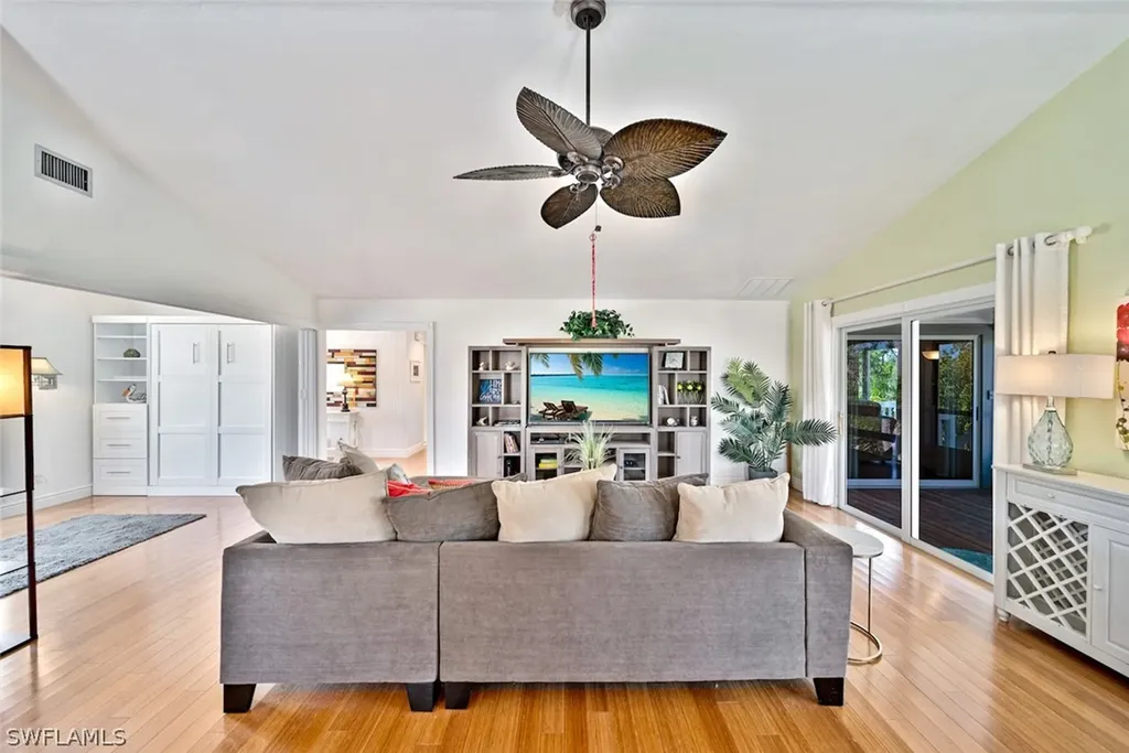 6424 Pine Avenue Sanibel FL 33957