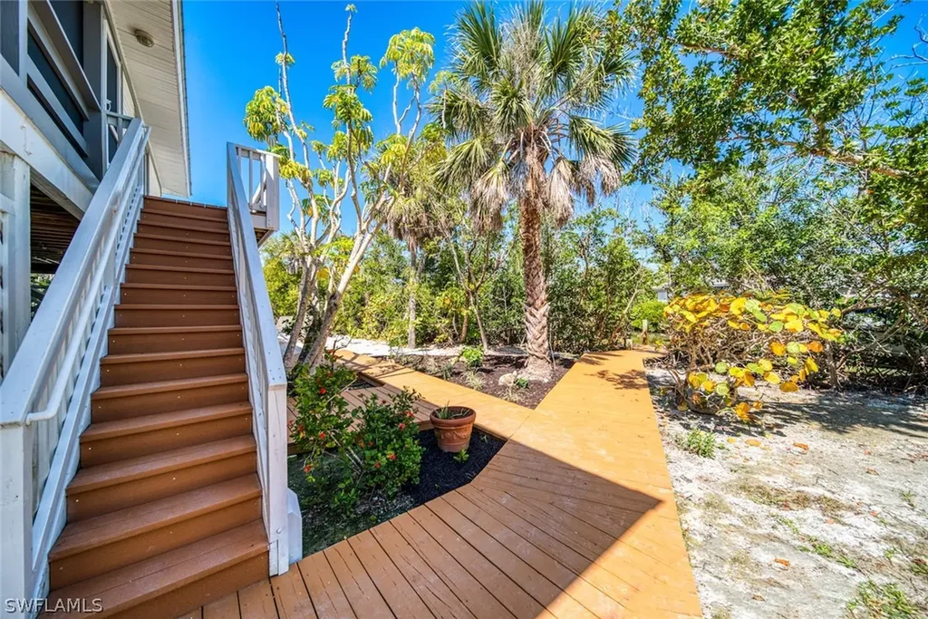 6424 Pine Avenue Sanibel FL 33957