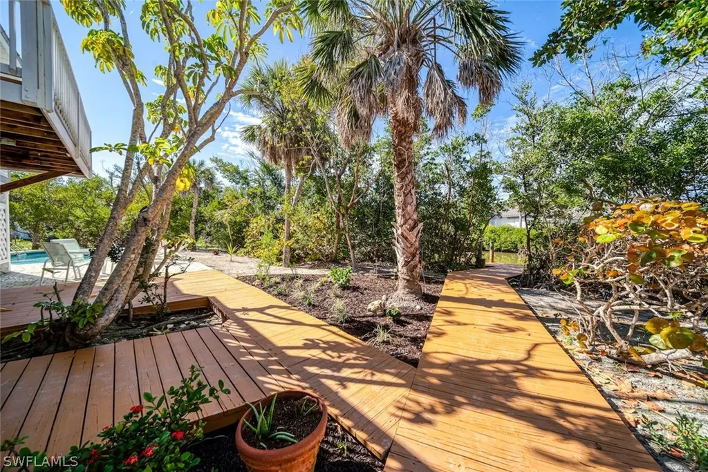 6424 Pine Avenue Sanibel FL 33957