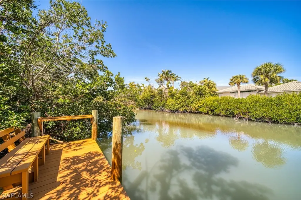 6424 Pine Avenue Sanibel FL 33957