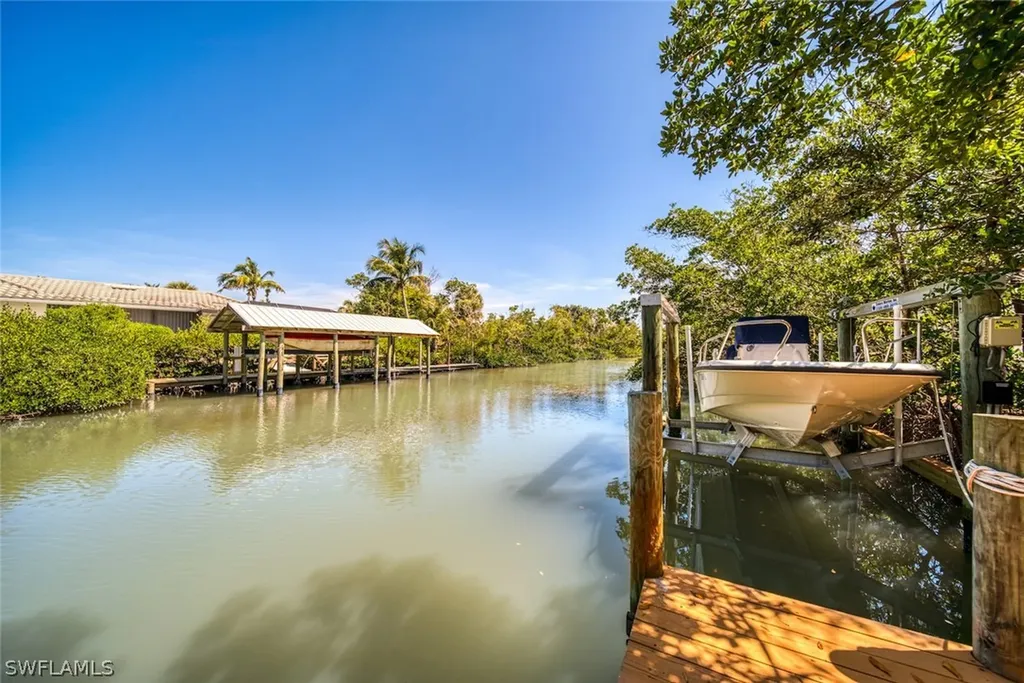 6424 Pine Avenue Sanibel FL 33957
