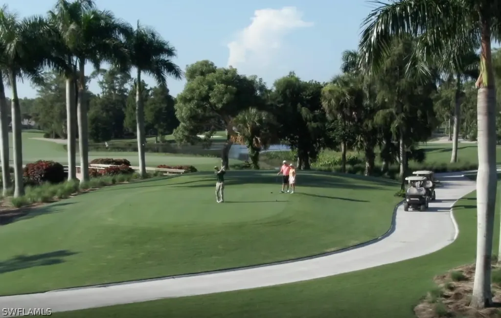 496 Edgemere Way E Naples FL 34105