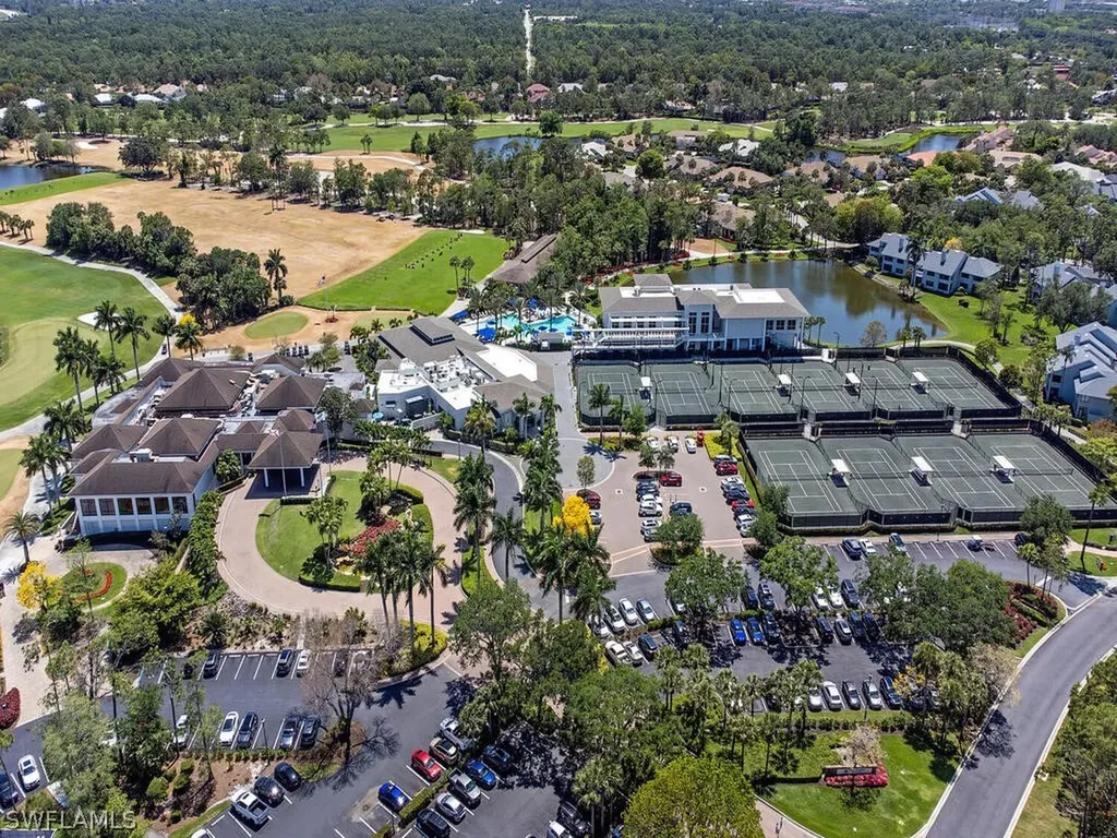 496 Edgemere Way E Naples FL 34105