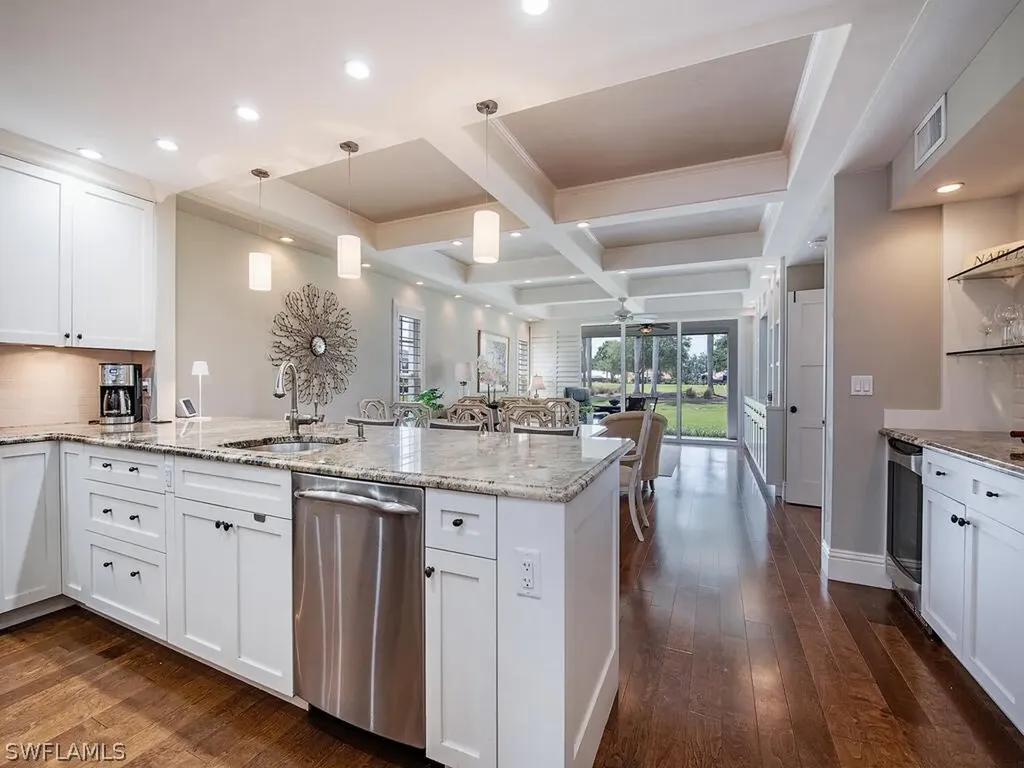 496 Edgemere Way E Naples FL 34105