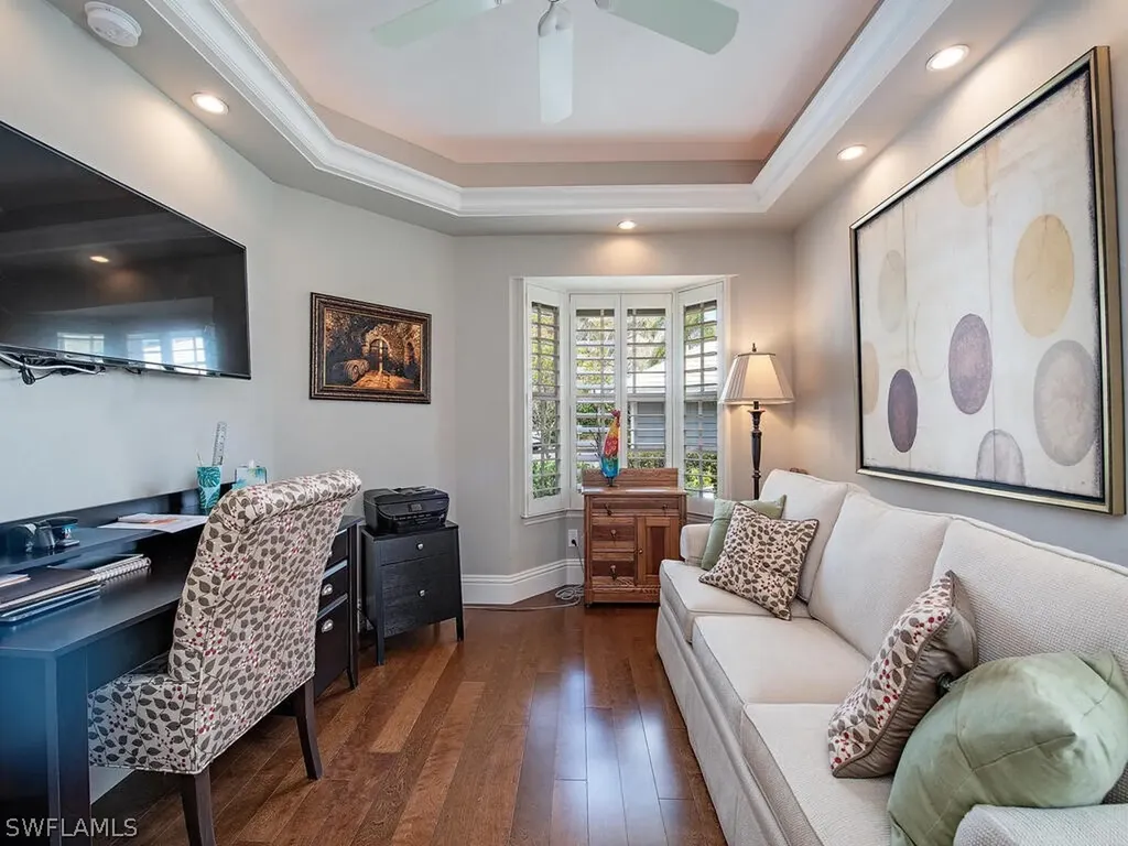 496 Edgemere Way E Naples FL 34105