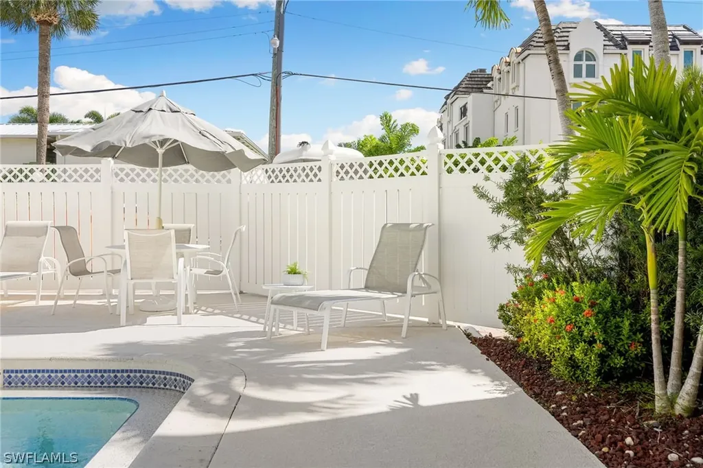900 8th Avenue S Naples FL 34102