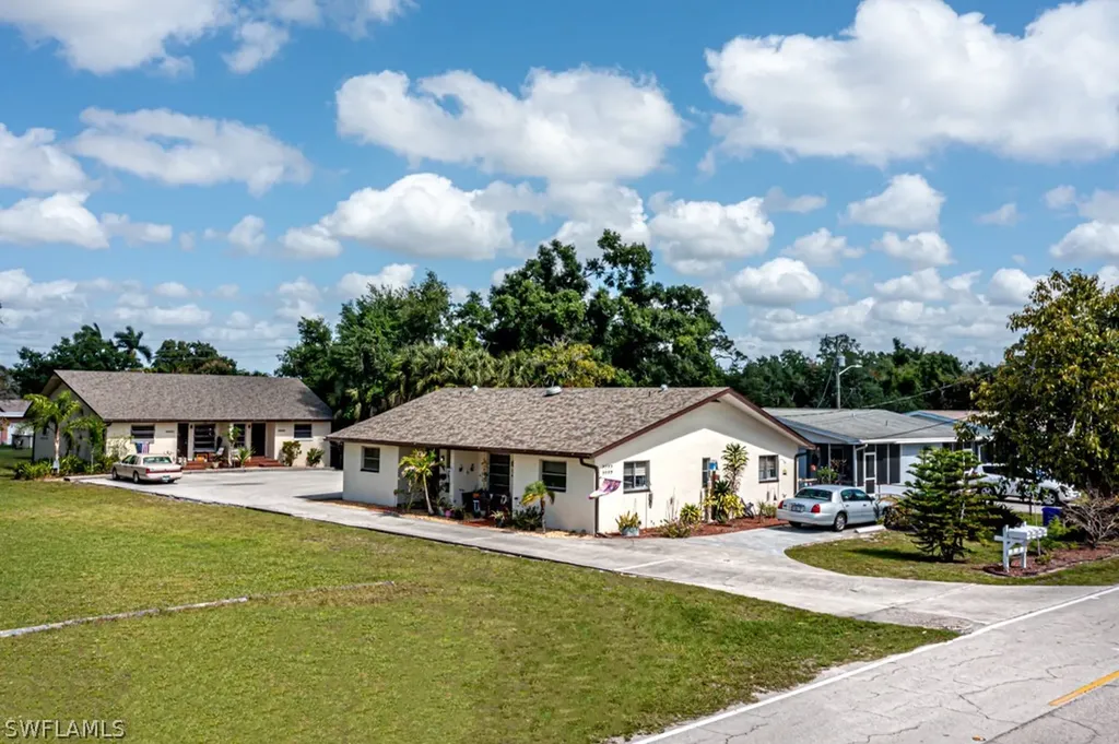 3227-3233 Edgewood Avenue Fort Myers FL 33916