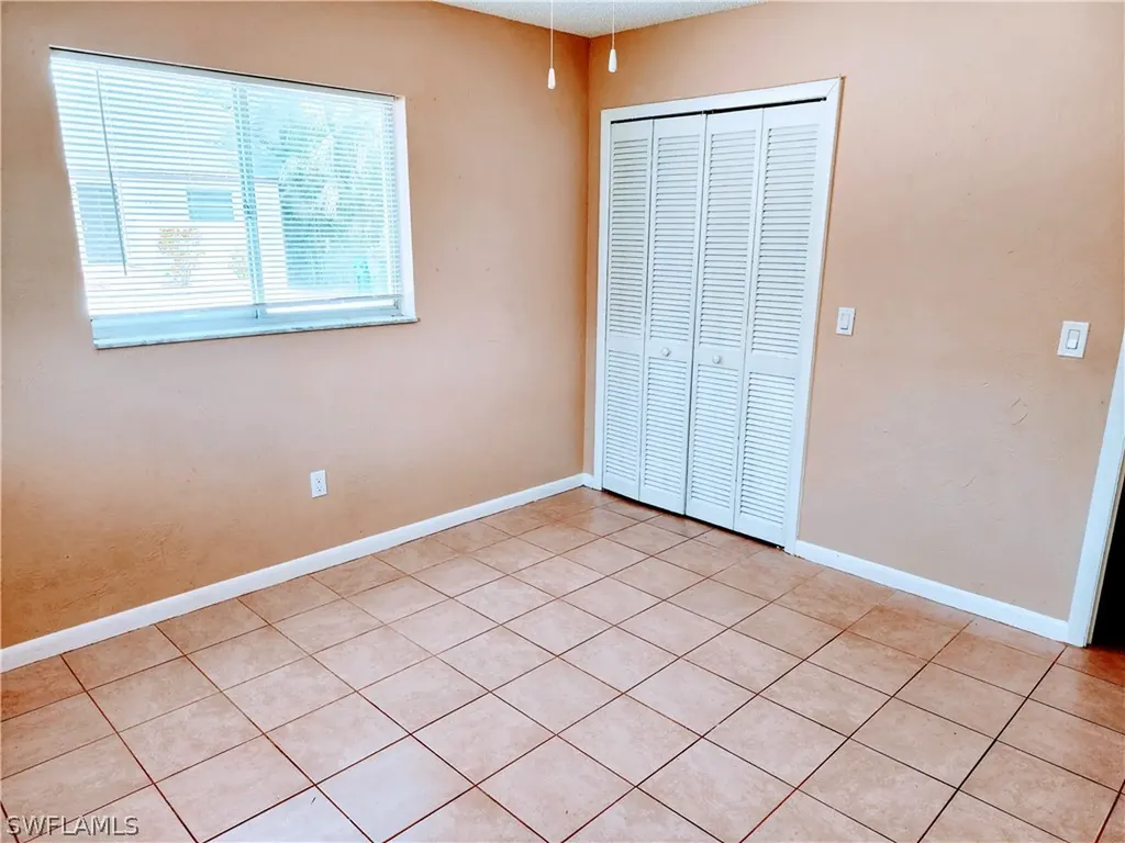 3227-3233 Edgewood Avenue Fort Myers FL 33916