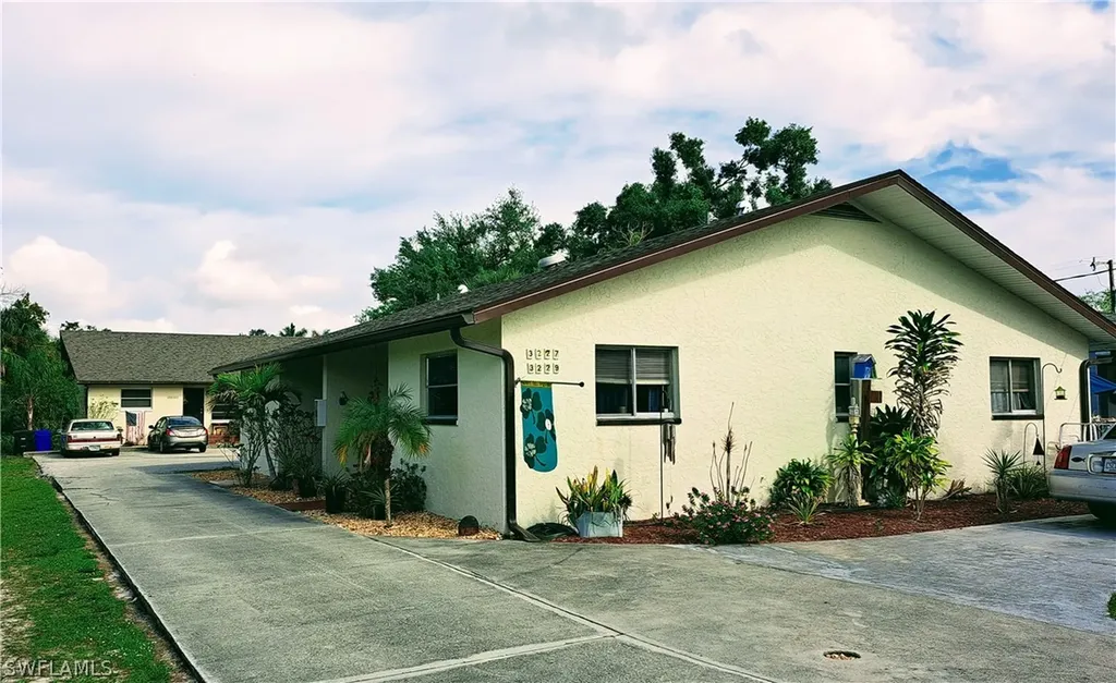 3227-3233 Edgewood Avenue Fort Myers FL 33916