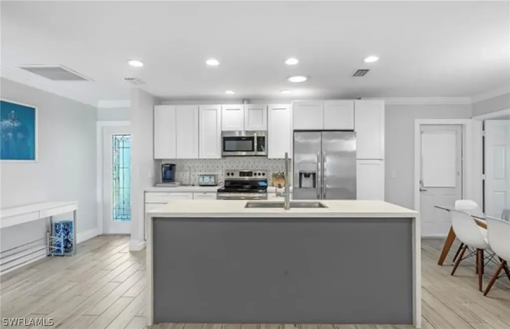 683 102nd Avenue N Naples FL 34108