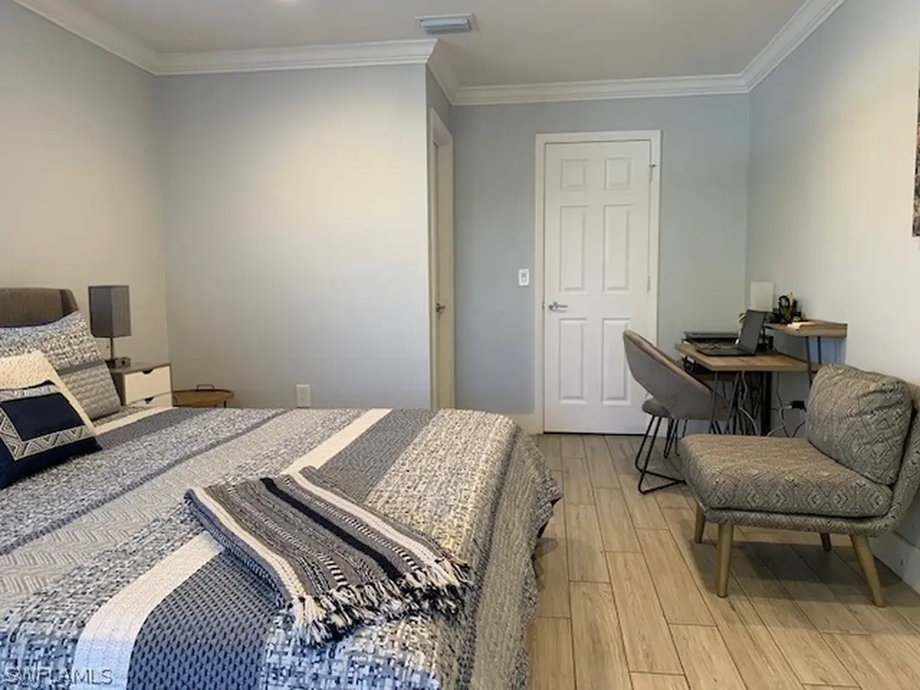 683 102nd Avenue N Naples FL 34108