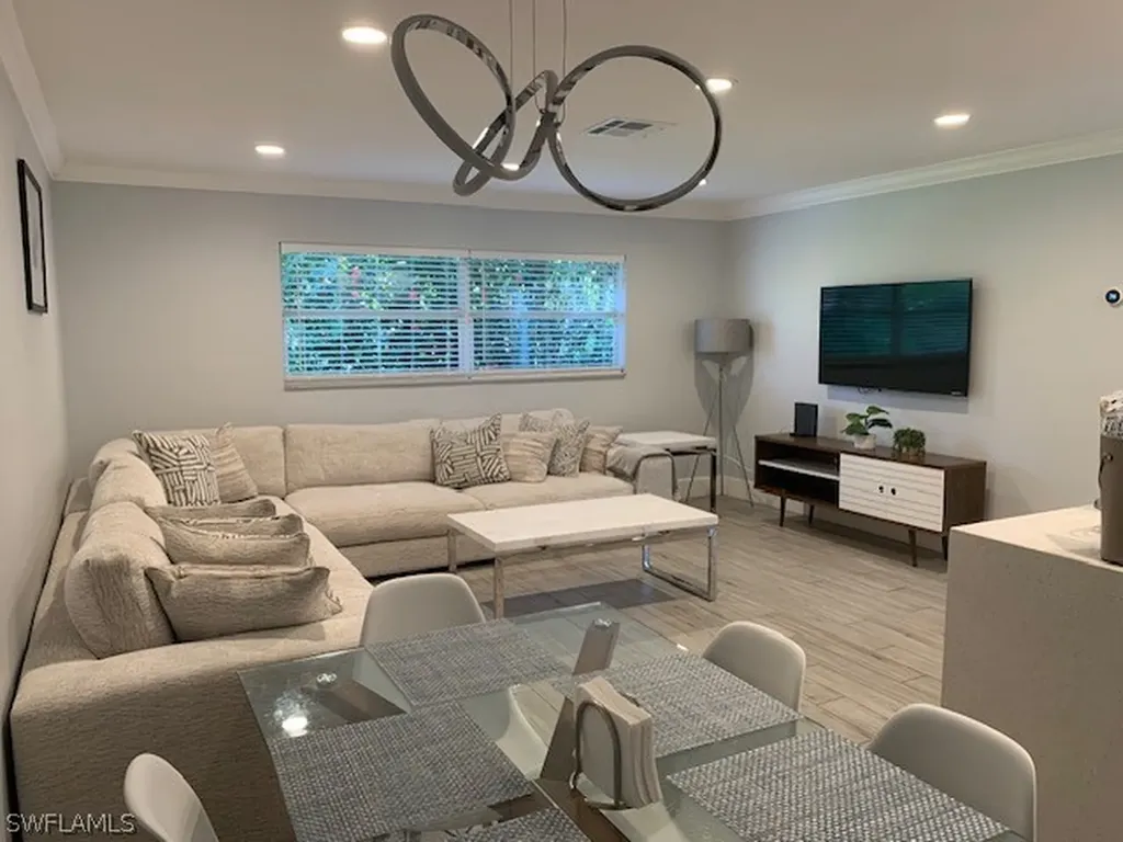 683 102nd Avenue N Naples FL 34108