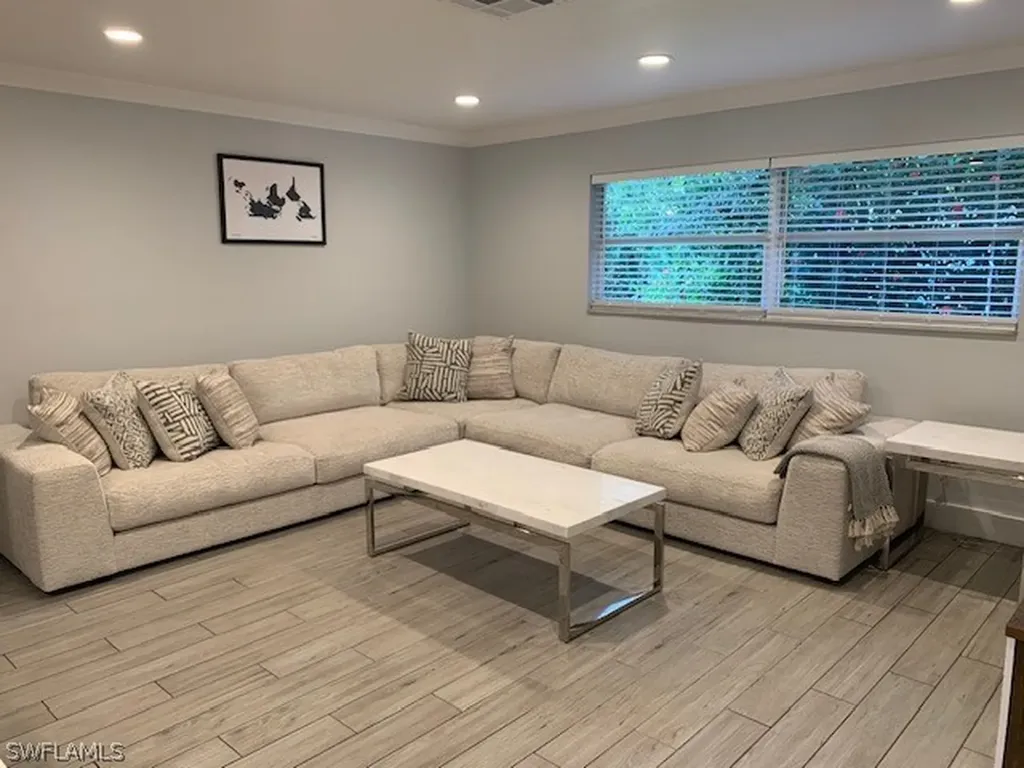 683 102nd Avenue N Naples FL 34108